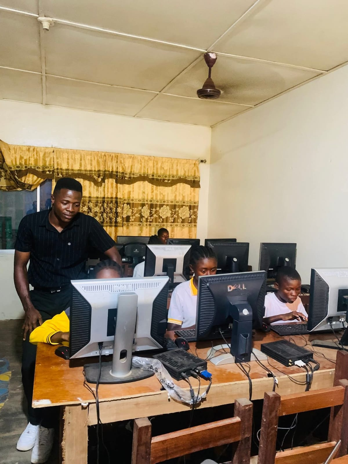 Tech Bridge delivering computer training in the Brighter Day lab.